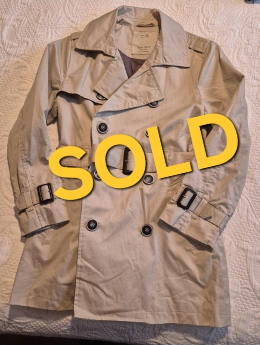 Zara boys size 7/8 tan trench coat, belted, side seam pockets, EUC or better